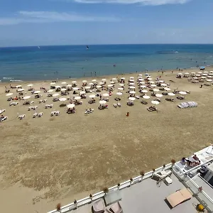 https://beach-serenity-studio-on-makenzy.hotelsatayianapa.com