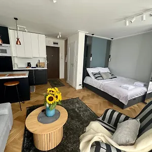 https://apartament-blue.warsawhotelspoland.com