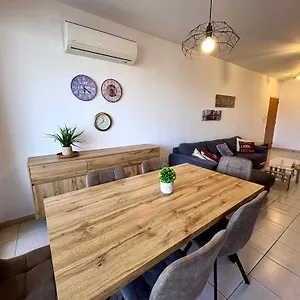 https://mackenzie-apartment-301.hotelsatayianapa.com